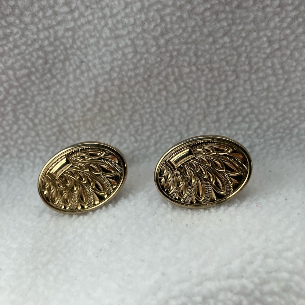 Vintage Gold-Tone Oval Filigree Men’s Cuff Links